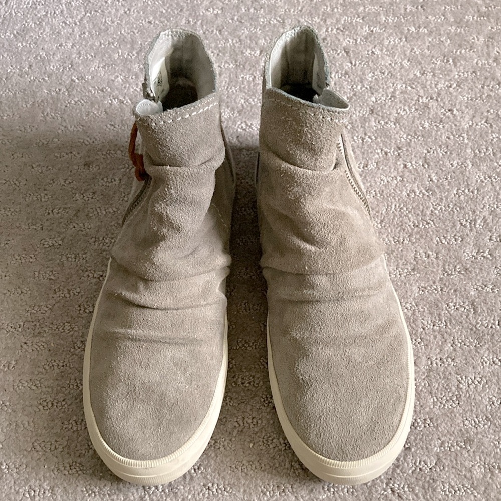 SPERRY Crest Lug Zone gray suede sneakers, Sz 10.